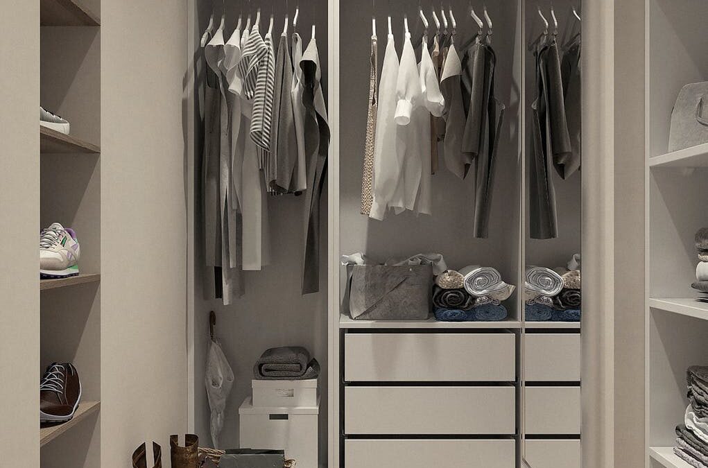 Let’s Talk Closets: Why a Walk-in Closet Is a Must Have for Any New Home Buyer